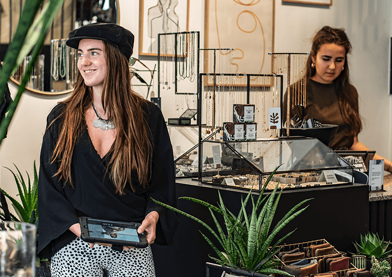 Het interieur kassasysteem ontworpen voor online en offline verkoop