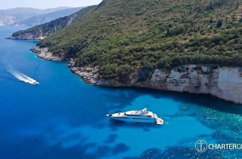 yacht charter cyclades greece