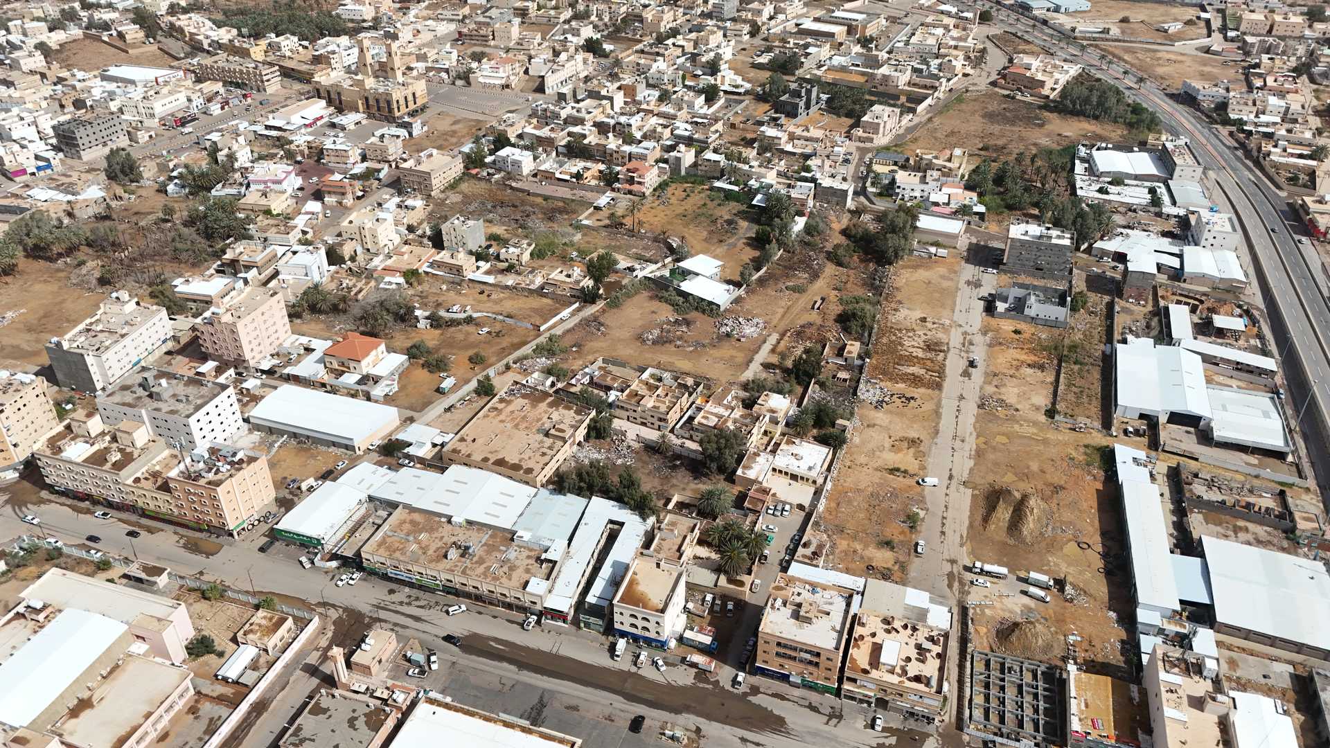 أرضين مقام عليهما عدة مباني / رقم الصك 641506011774 - 541504011113