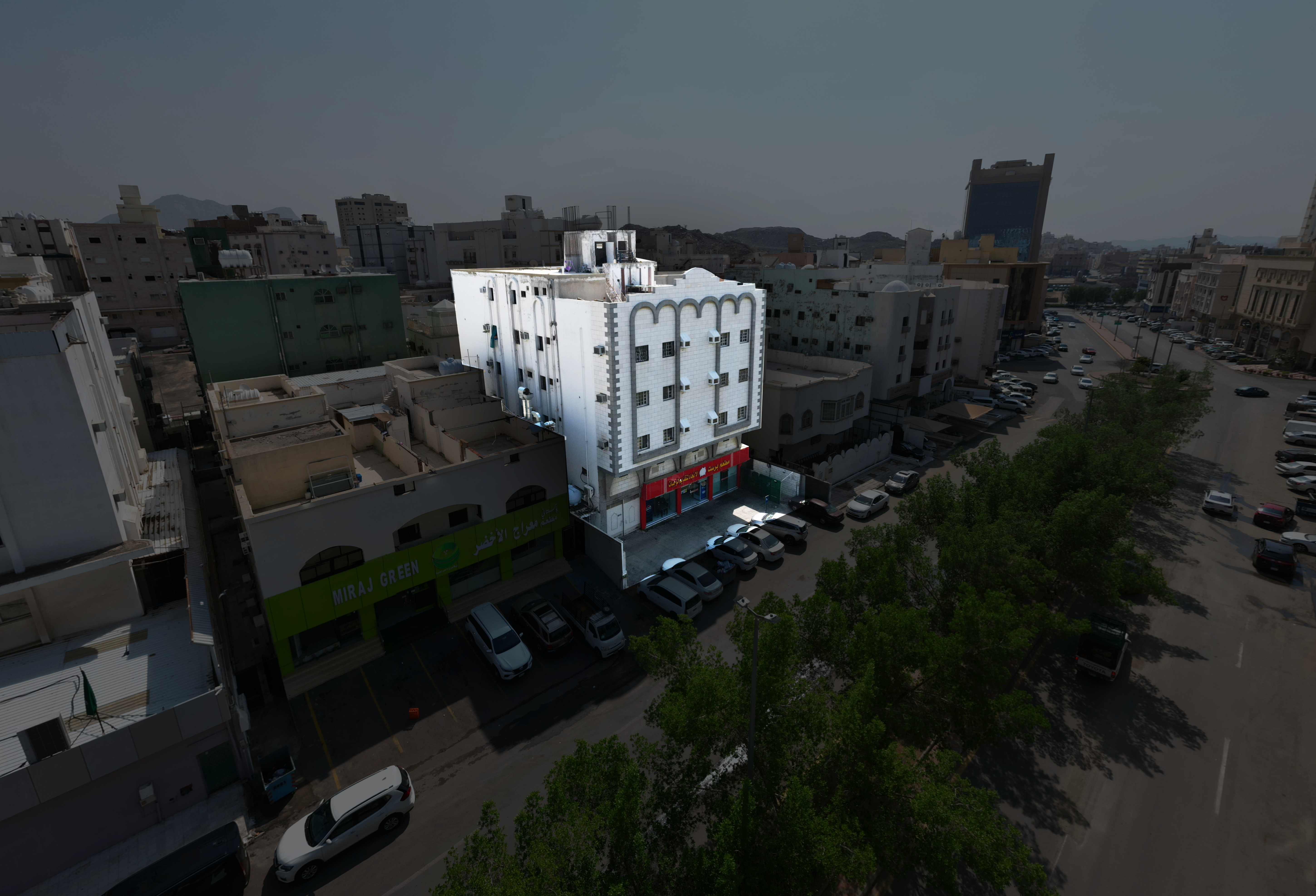 عمارة تجارية سكنية بحي الخالدية - صك 920123017954
