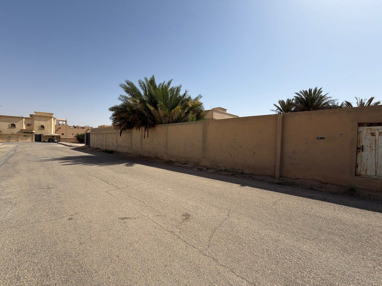 أرض سكنية مسورة حي الاندلس بالمزاحمية صك 960604008287