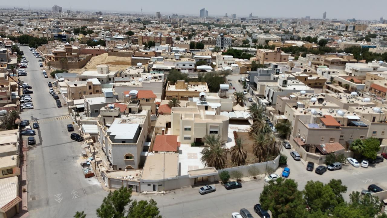 فلتين سكنية بمساحة 2360 م بحي جرير بمدينة الرياض صك رقم /410123042511