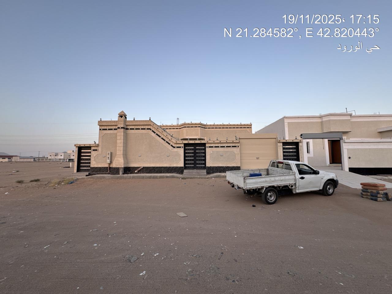 فيلا سكنية بمساحة : 570م صك رقم (321902003159)