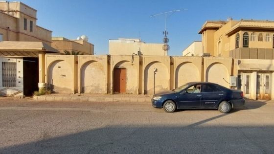 الرس / حي الملك خالد / دور أرضي / 400 م / 460668011392