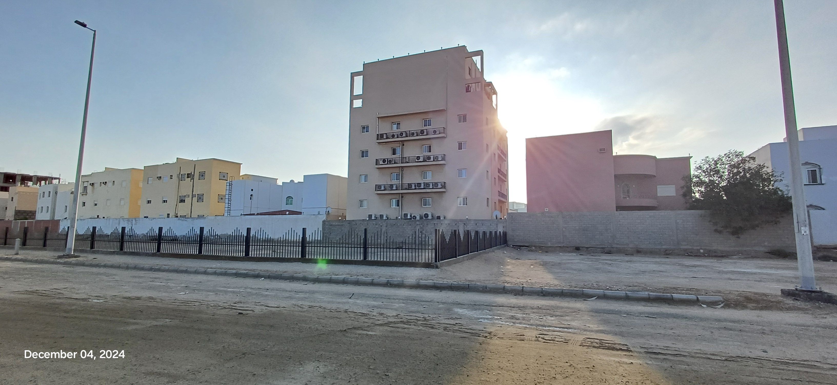 ارض سكنية - 215703003075