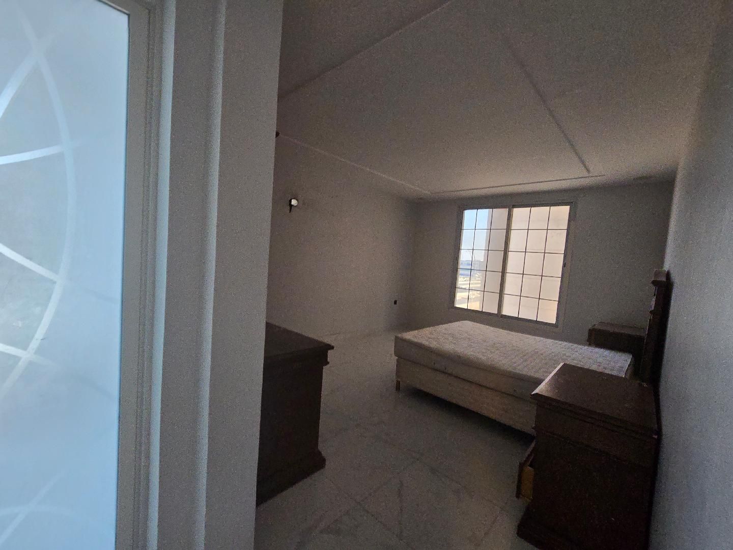 شقة سكنية في الدور الرابع بمساحة 226.92م صك رقم (998552018985)