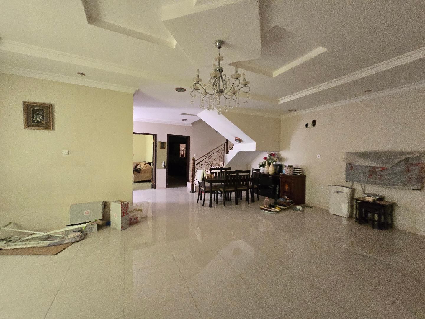 فيلا سكنية بمساحة 250م صك رقم (430105015111)