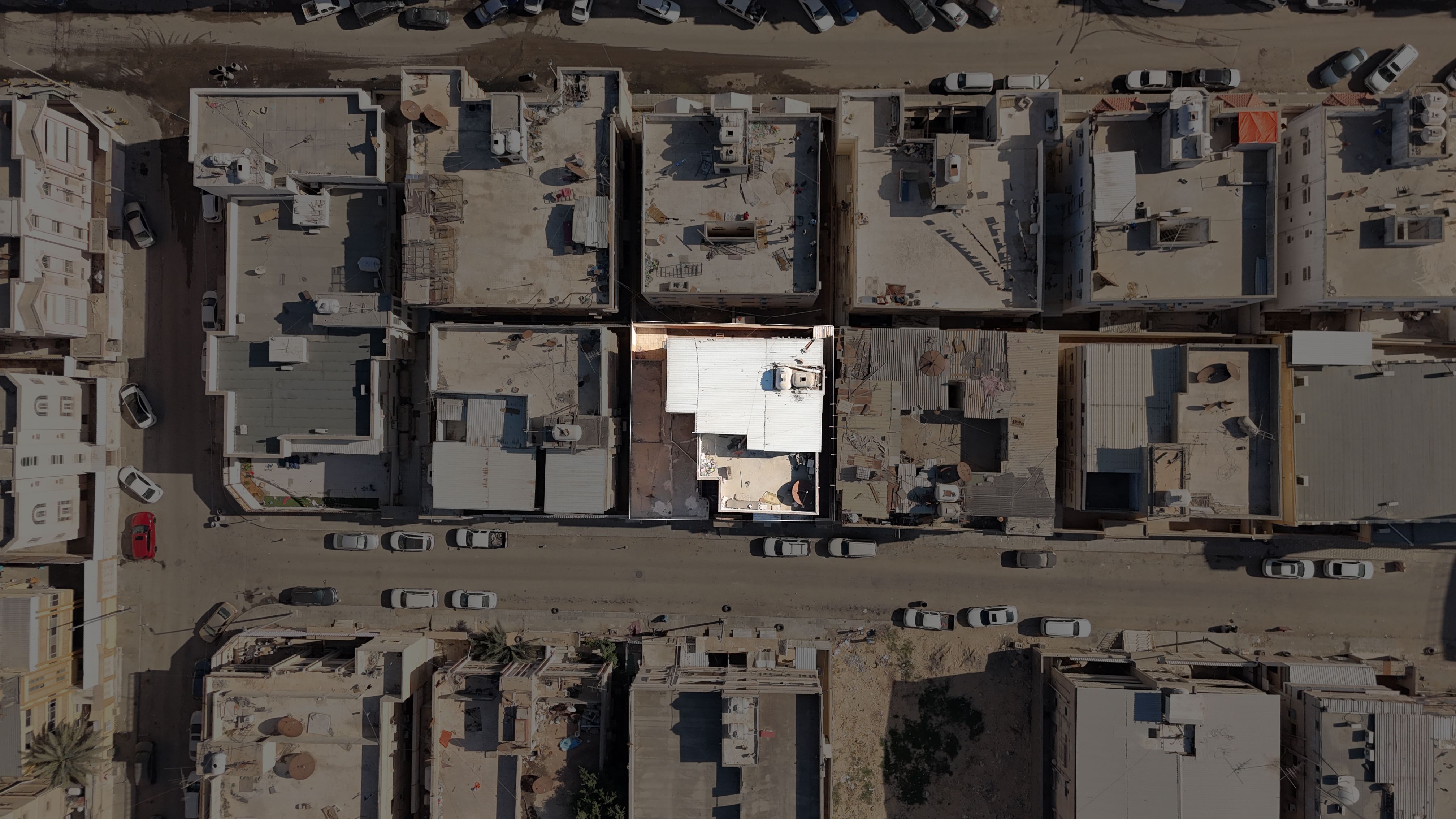 عمارة سكنية بحي النخيل / صك رقم 460653004734