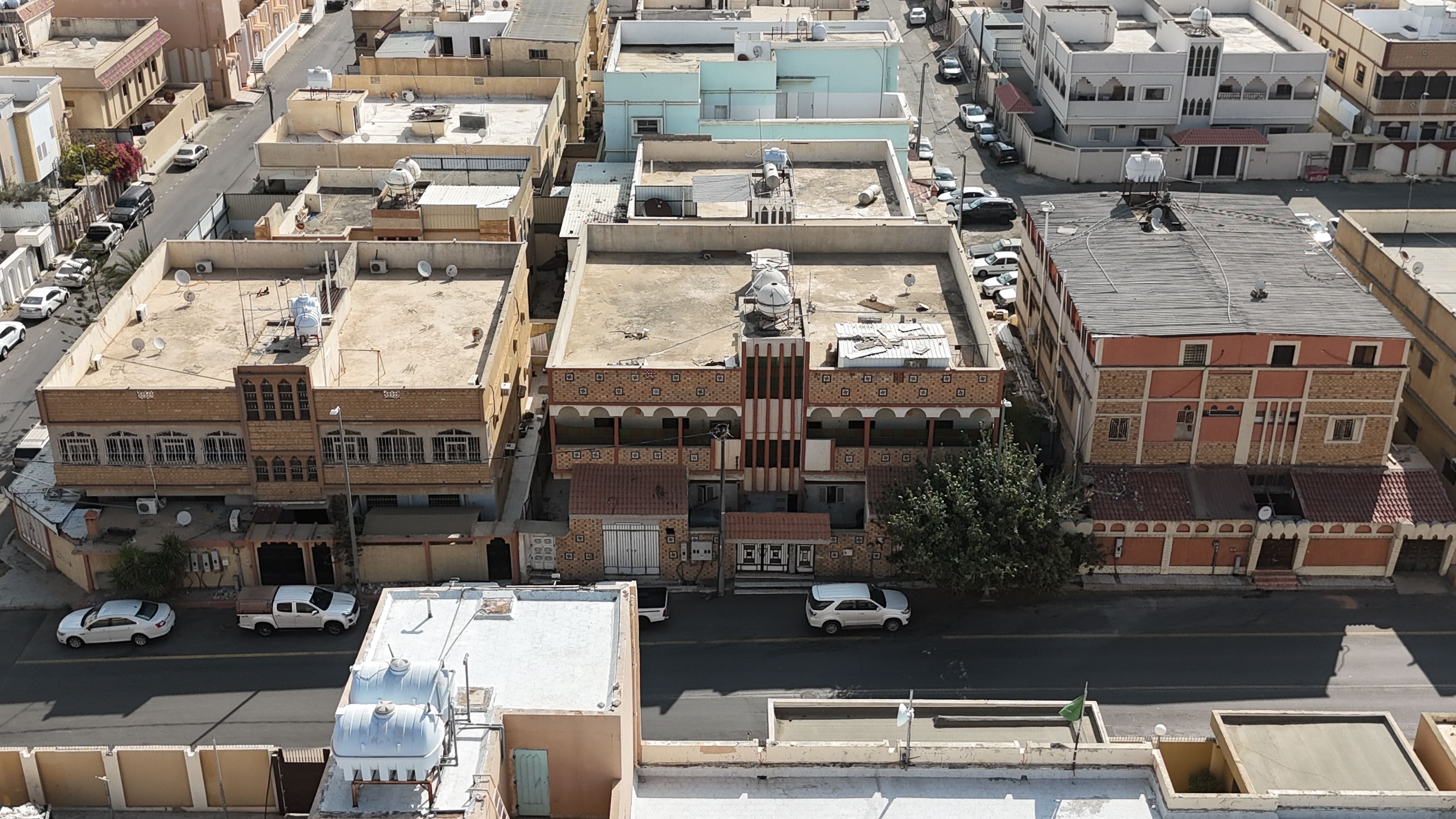 عمارة سكنية - حي امتداد أم سرار - بمساحة 600 متر مربع - خميس مشيط