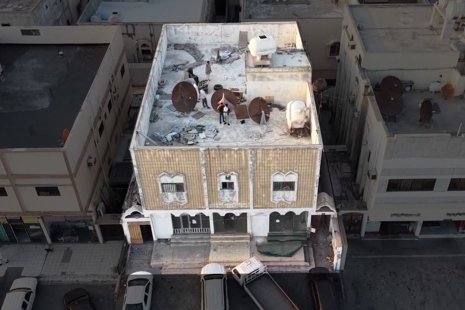عمارة تجارية بحي غرناطة \ صك رقم 560683000103