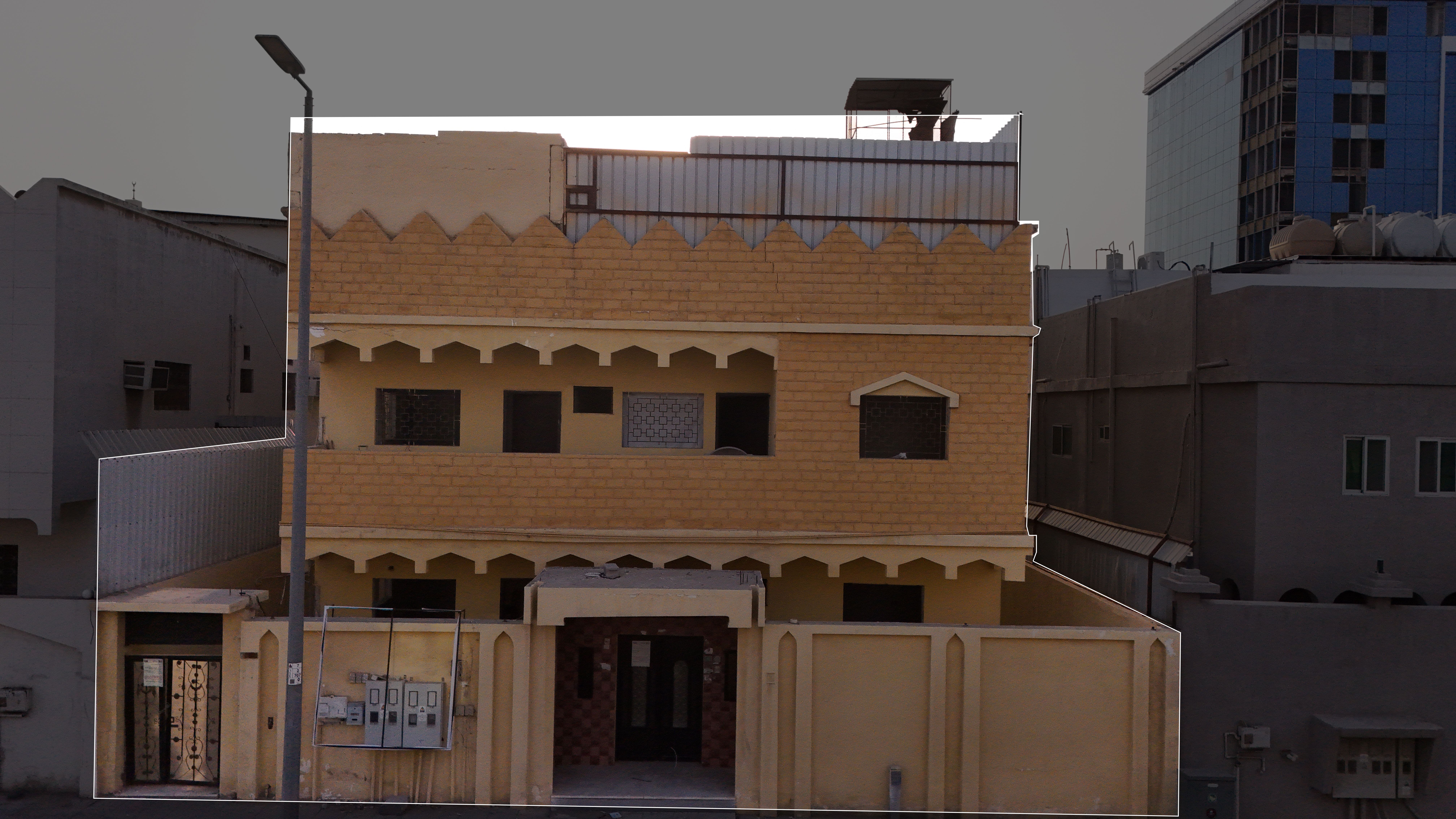 عمارة سكنية بحي الاتصالات / صك رقم 360601009539