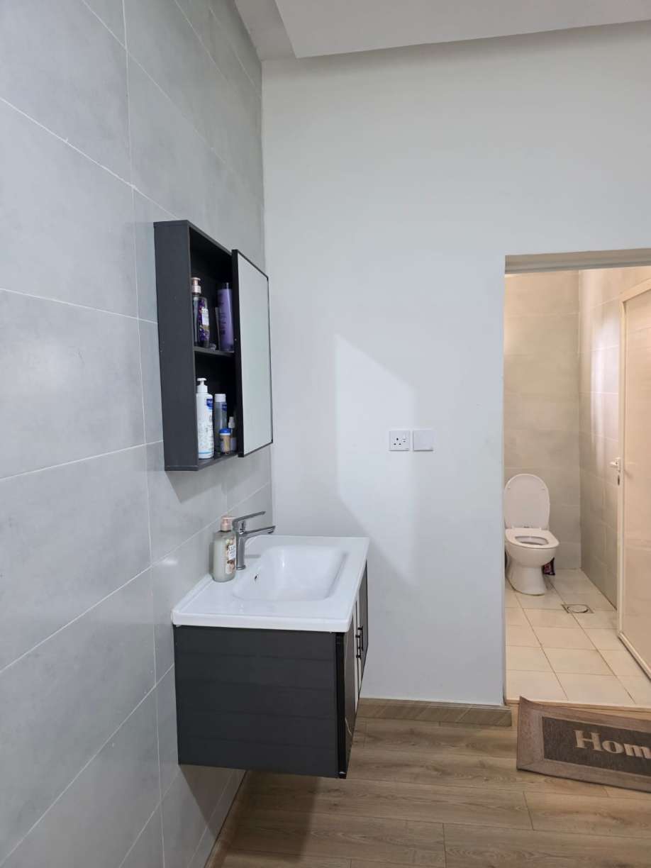 شقة سكنية ( مؤجرة ) عمر العقار 3 سنوات بمساحة 213.08 م (جيزان - المحمدية 2 ) بصك 460001396463