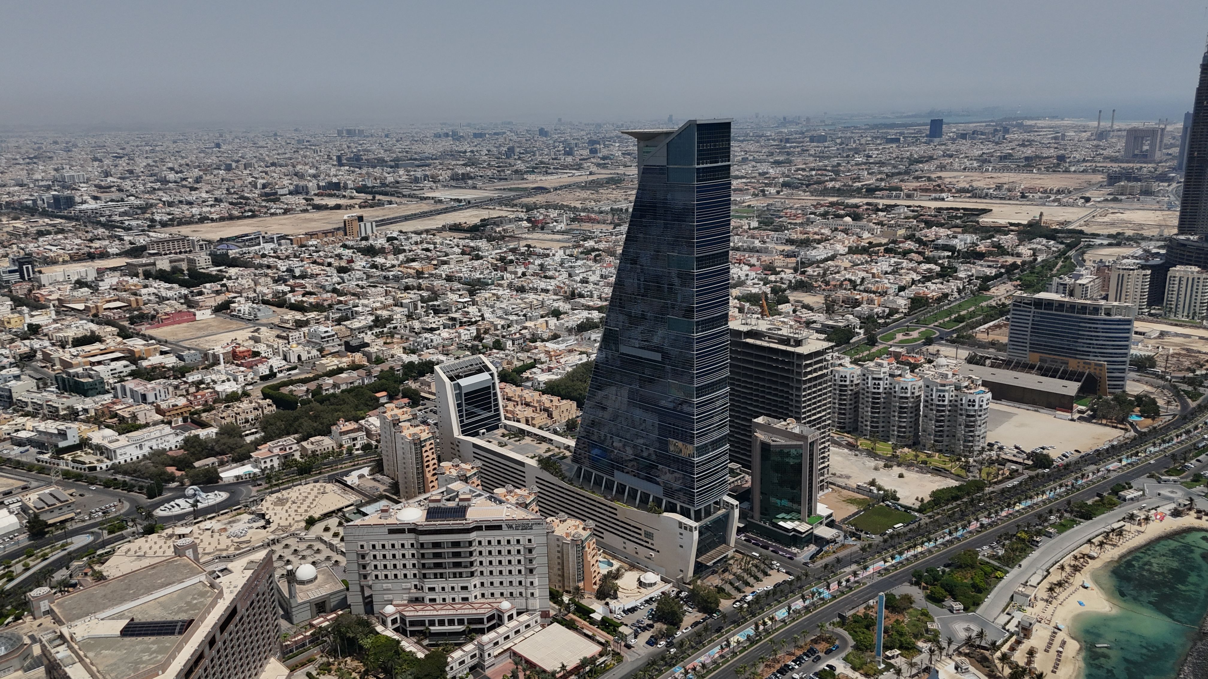 وحدة تجارية - بمساحة 294.95 متر مربع - حي أبحر الجنوبية - صك رقم 993935003948
