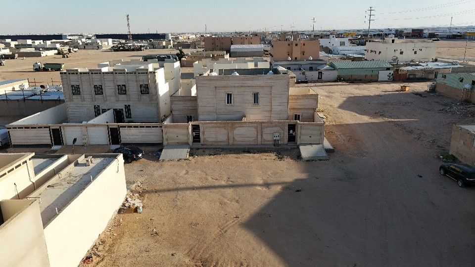 فيلا سكنية بمساحة 430م ( بحي الصناعية - حفر الباطن ) 693318006943