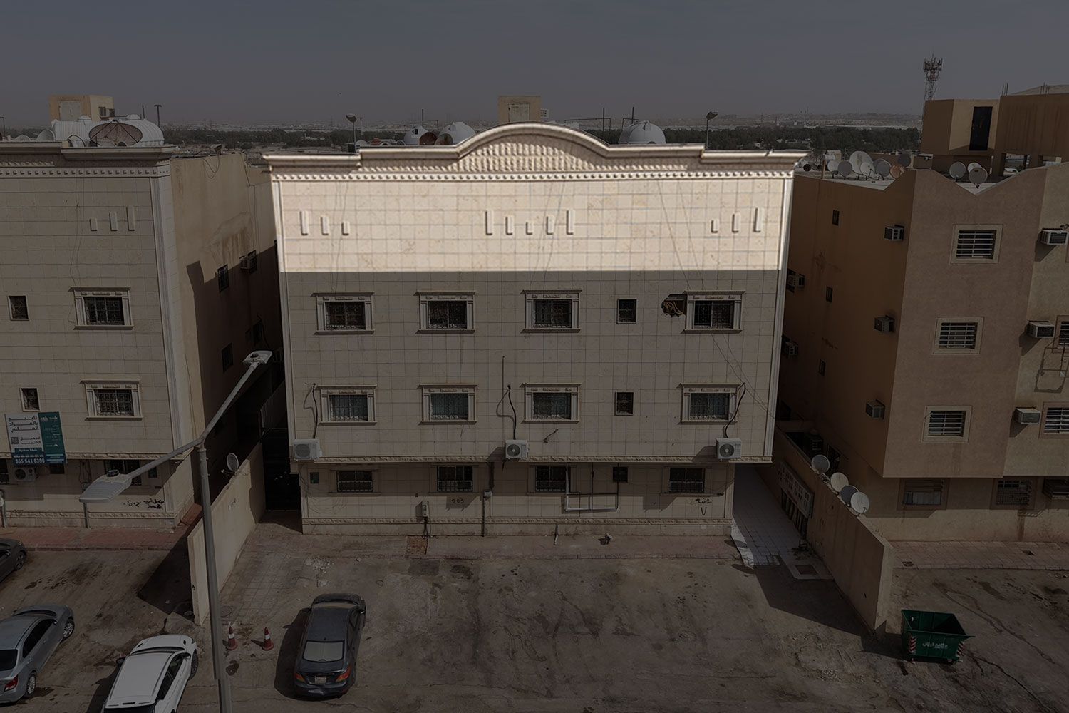 شقة سكنية تجارية بحي الشفا / صك رقم 293010007246