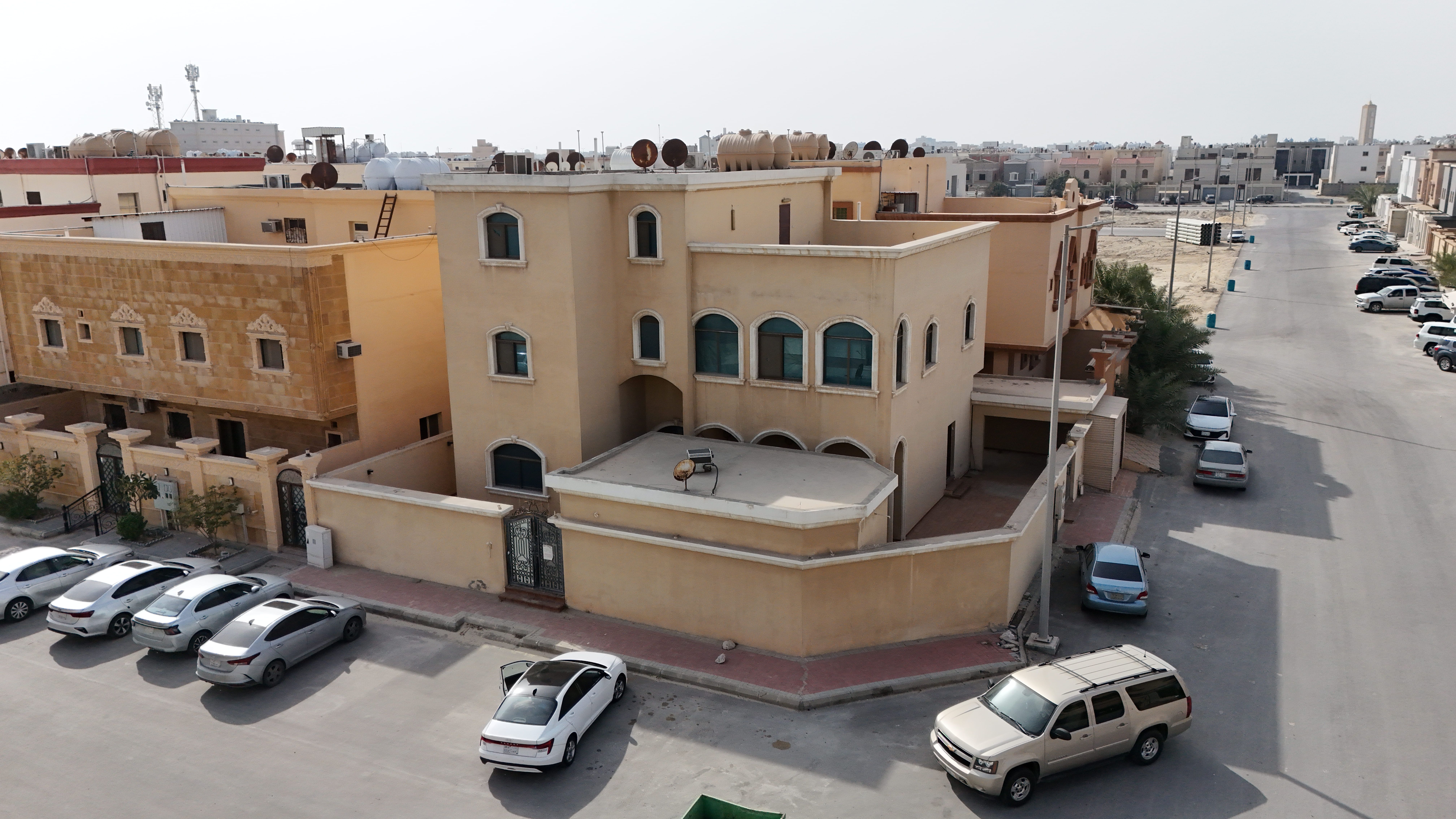فيلا بحي الشراع صك رقم 360001131621
