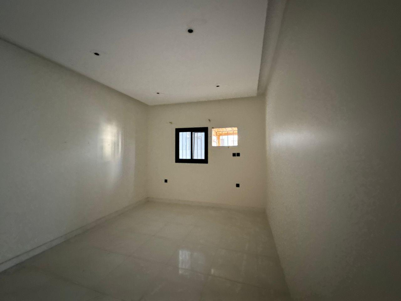 شقة سكنية عمر العقار 3 سنوات بمساحة 170.16 م ( جيزان - الصفا ) بصك 298552025651