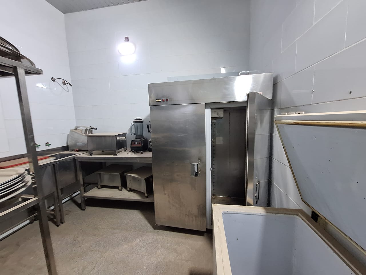 عمارة تجاري دور وملحق حي العزيزية صك رقم 840120003490