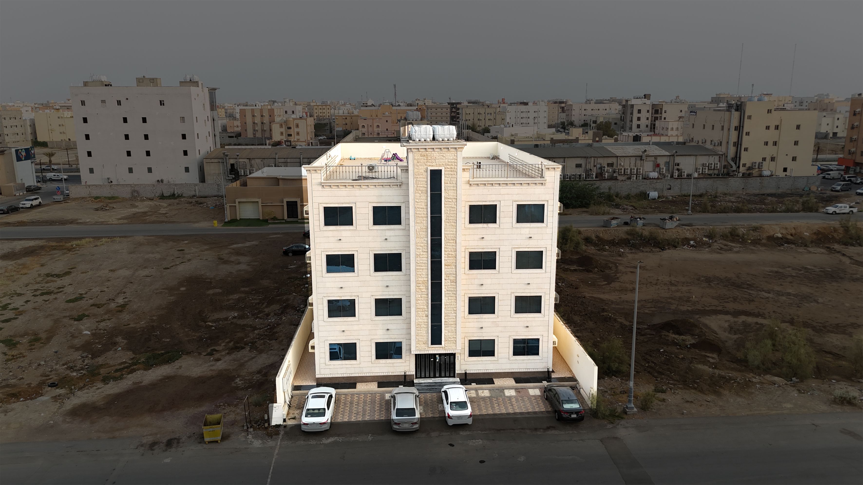 شقة سكنية في حي الصفا بمساحة 191.87م صك رقم 795409003679