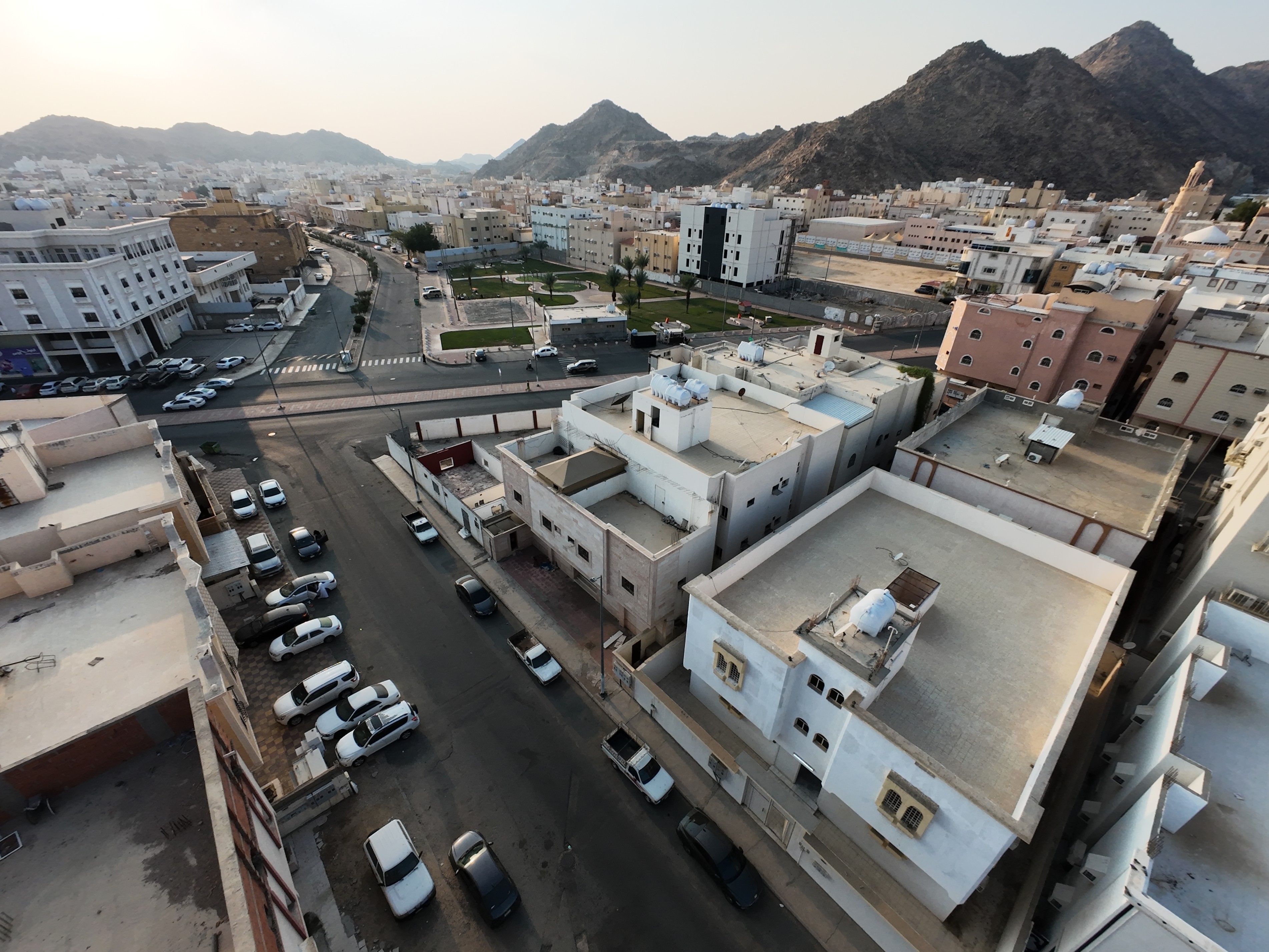 عمارة سكنية / 500م / المقام/ مكة / 460671000766
