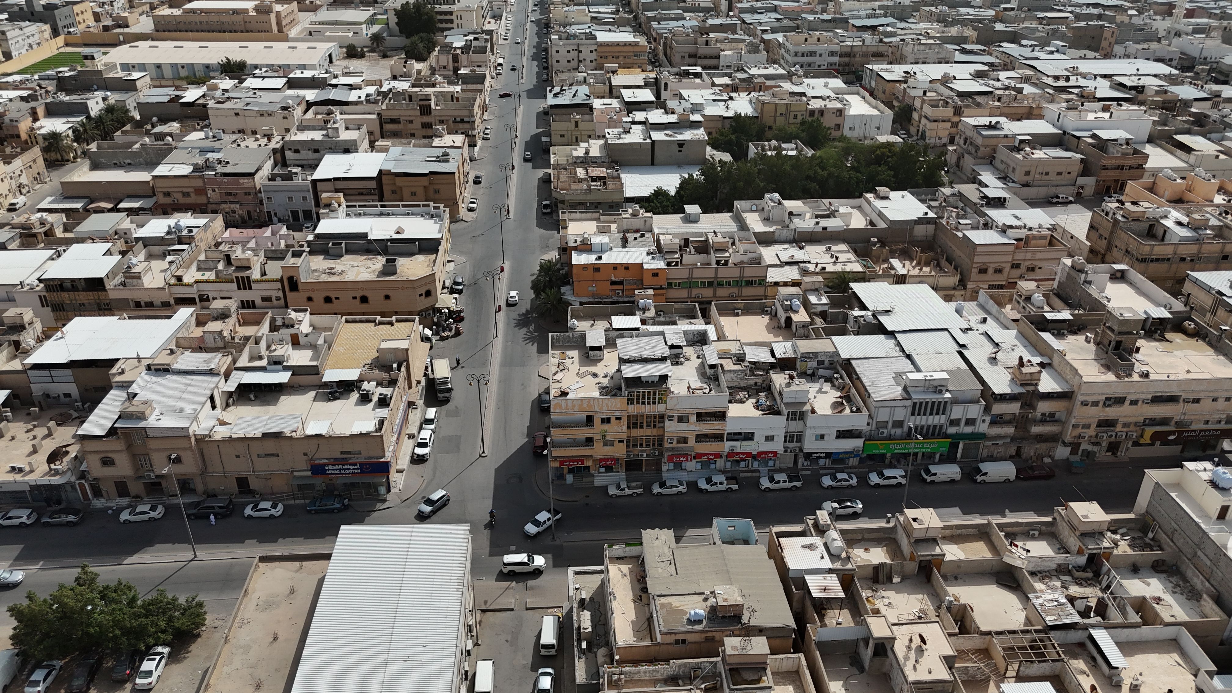عمارة سكنية / تجارية - الهفوف (حي التعاون) - بمساحة: 309.53م² - رقم الصك 360648002076 + 560648002046