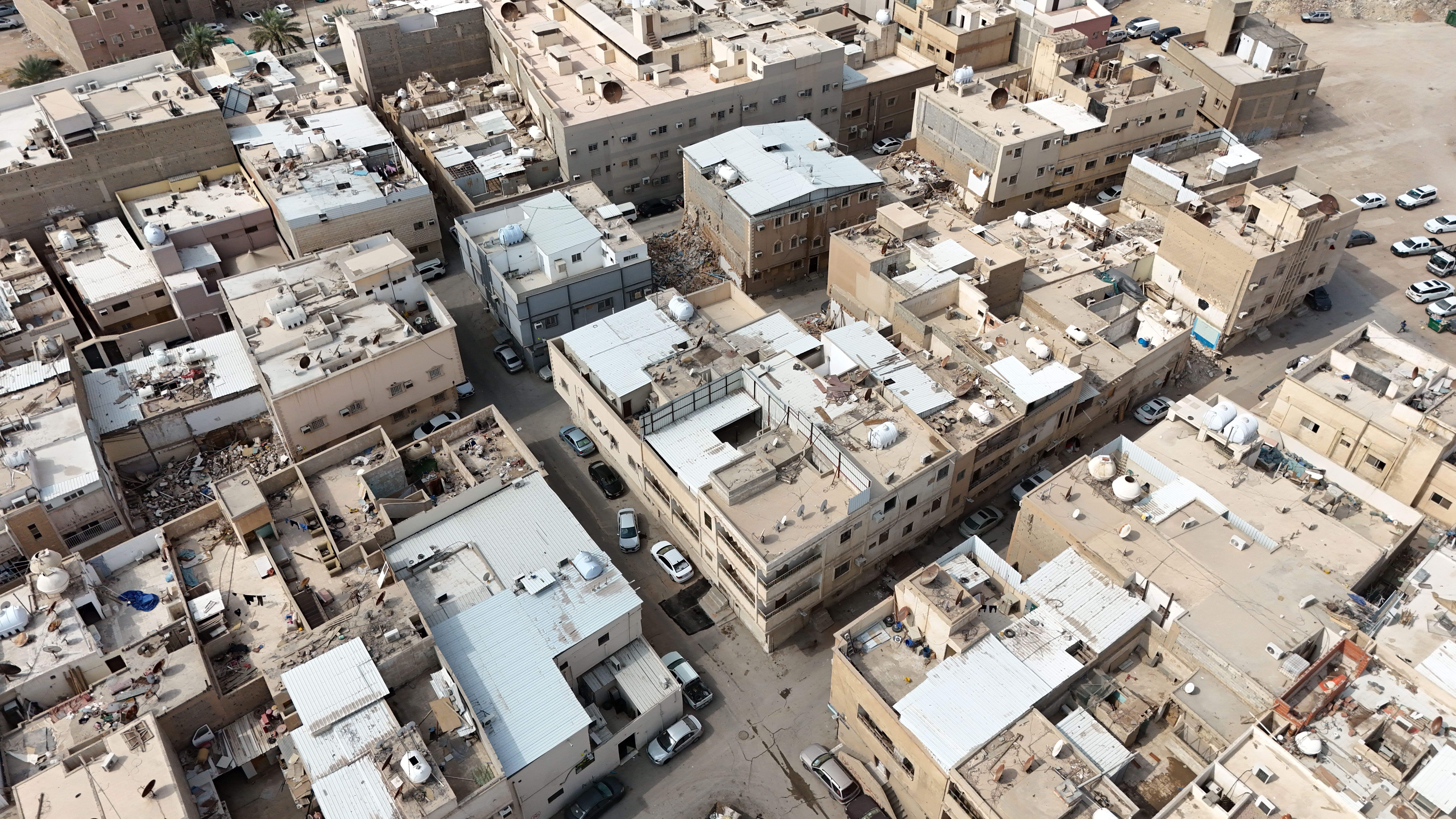 عمارة سكنية في حي غبيرا بمساحة 142م صك رقم 310114001742