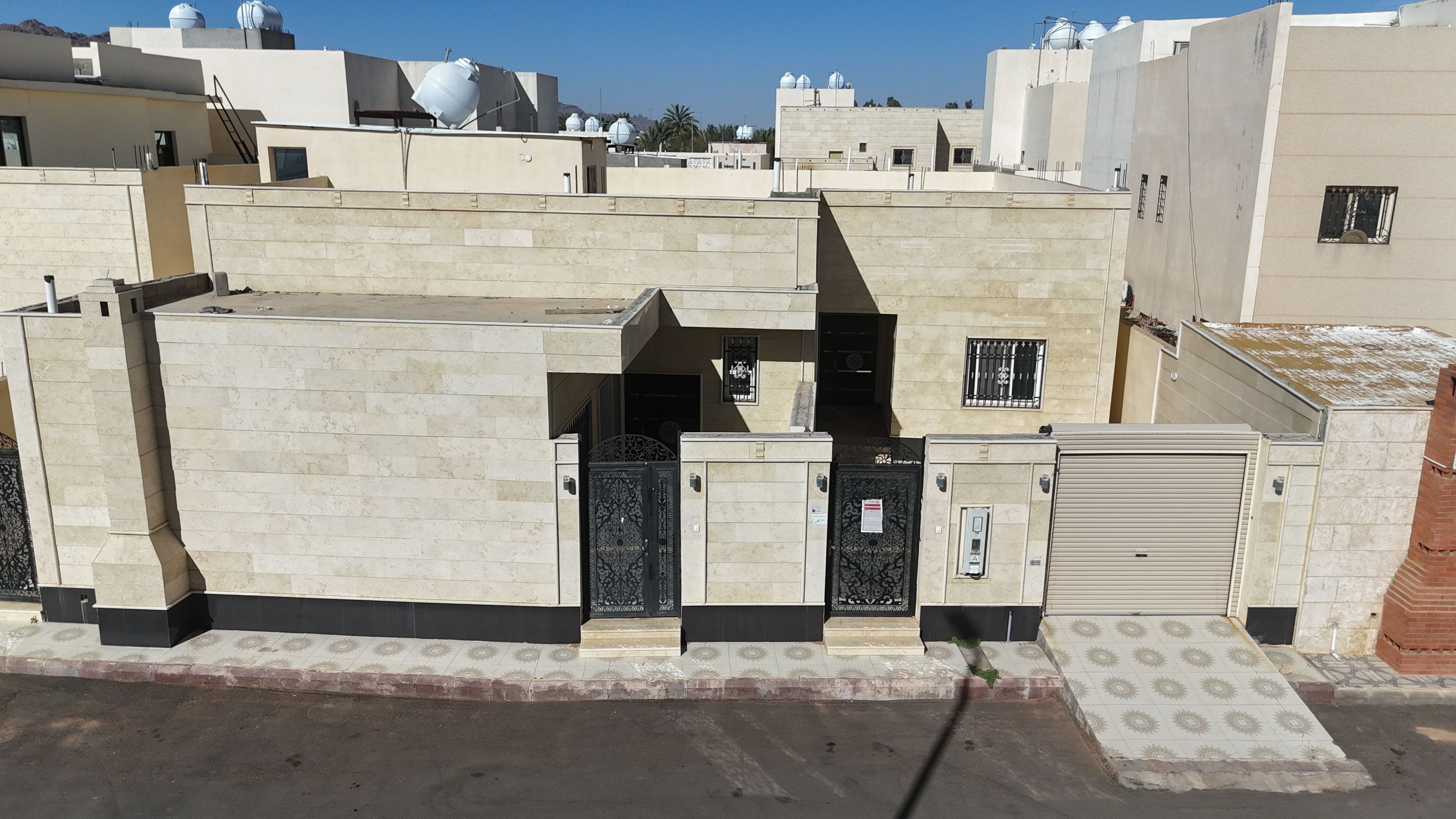 فيلا سكنية - حي الجبل - صك رقم (395604000766)