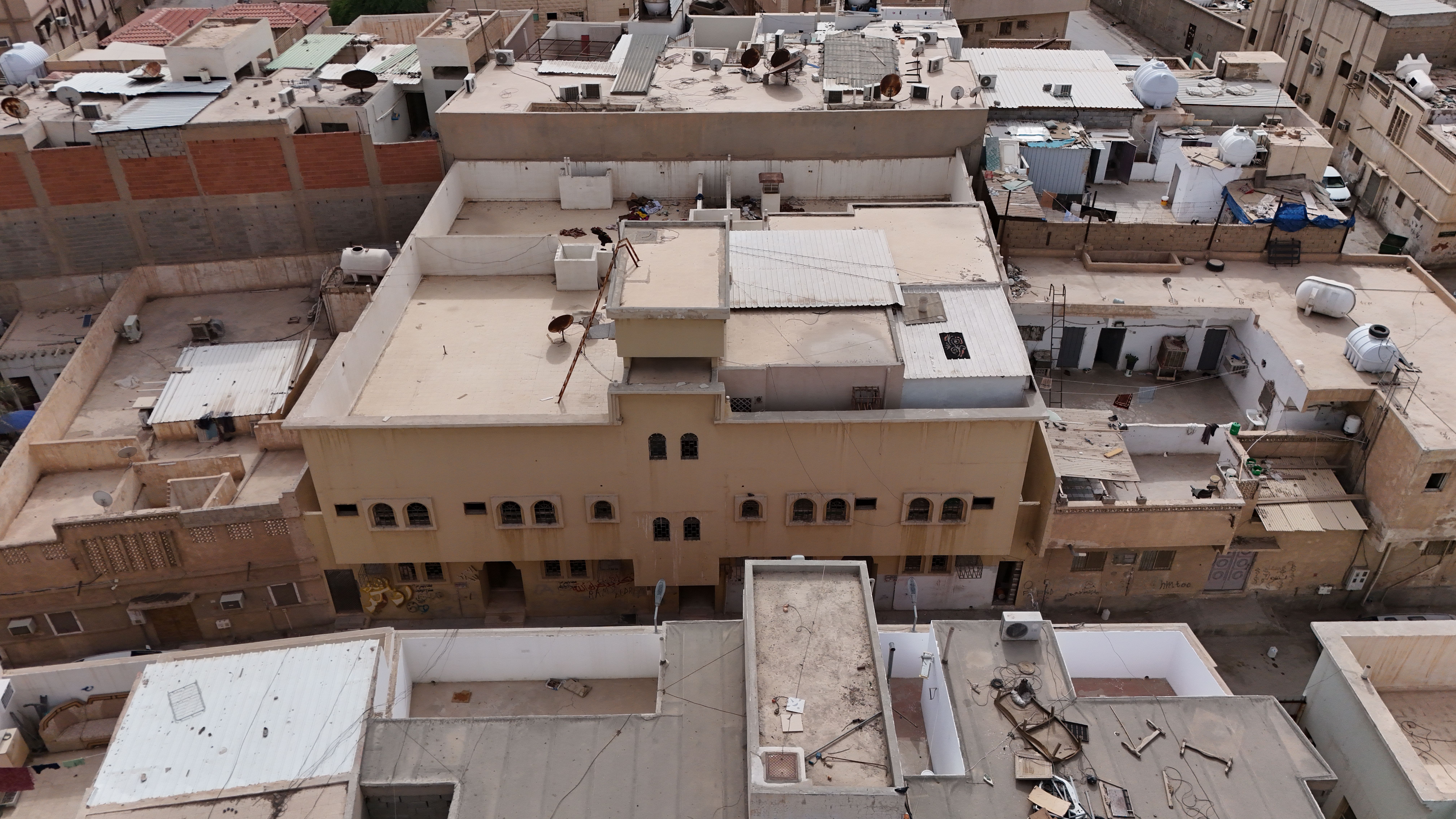 عمارة سكنية بحي سلطانة - 310147003332