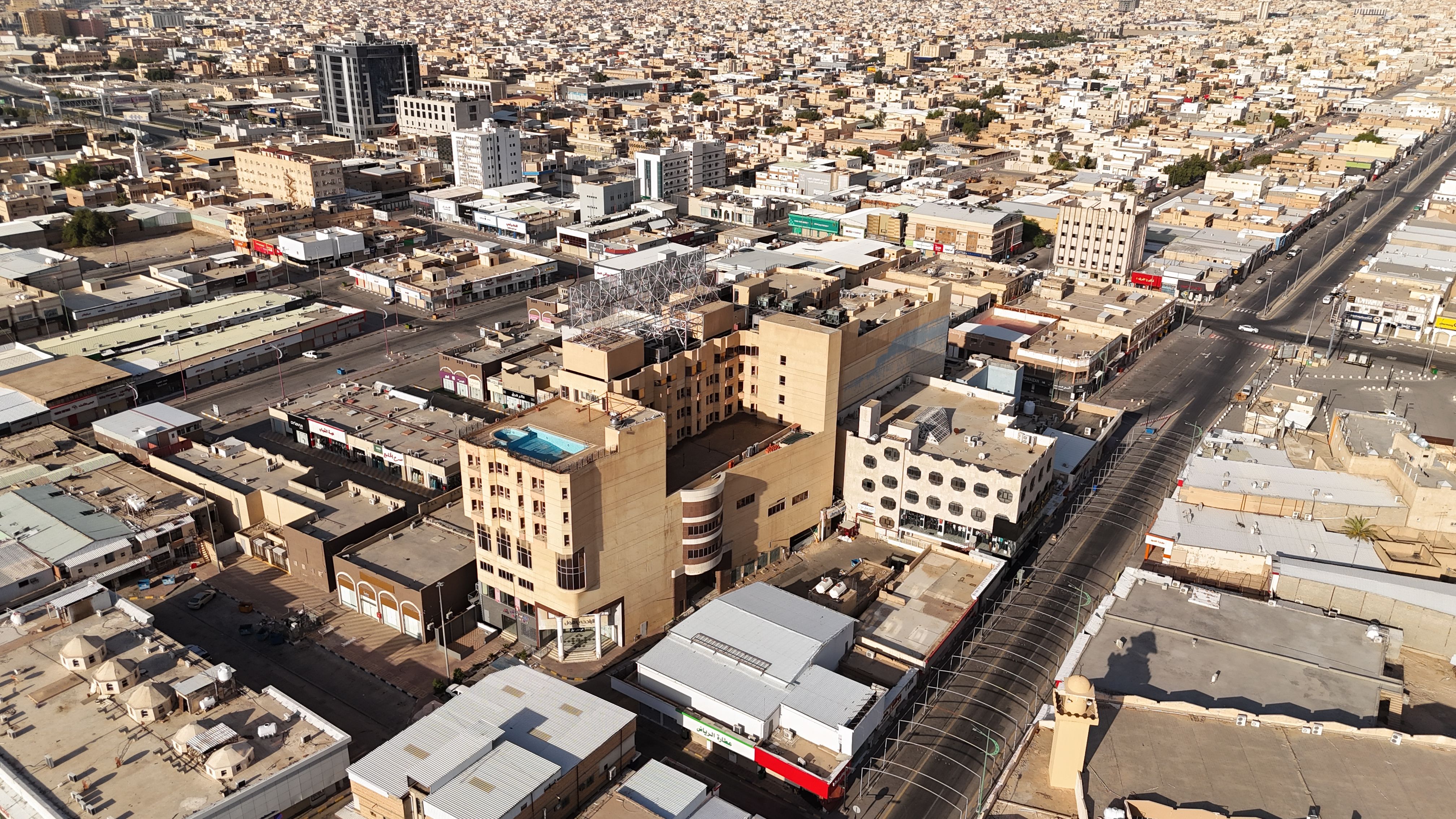 فندق ومركز تجاري بحي أبو موسى الأشعري بحفر الباطن صك رقم 632507003919