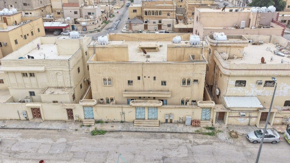 عمارة سكنية بحي البلدية صك رقم 532508003750