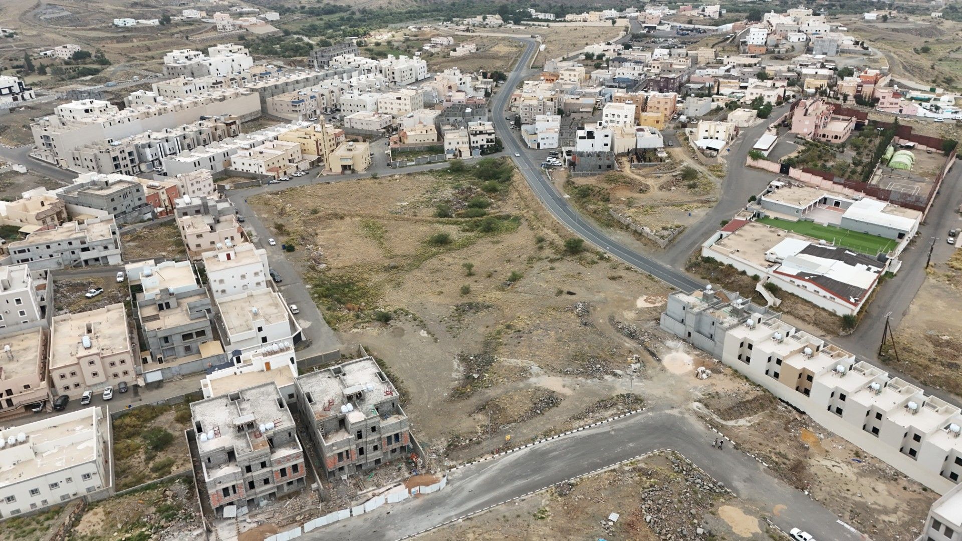أرض بمساحة 20000.01م2 - أبها (رقم الصك 360672002223)