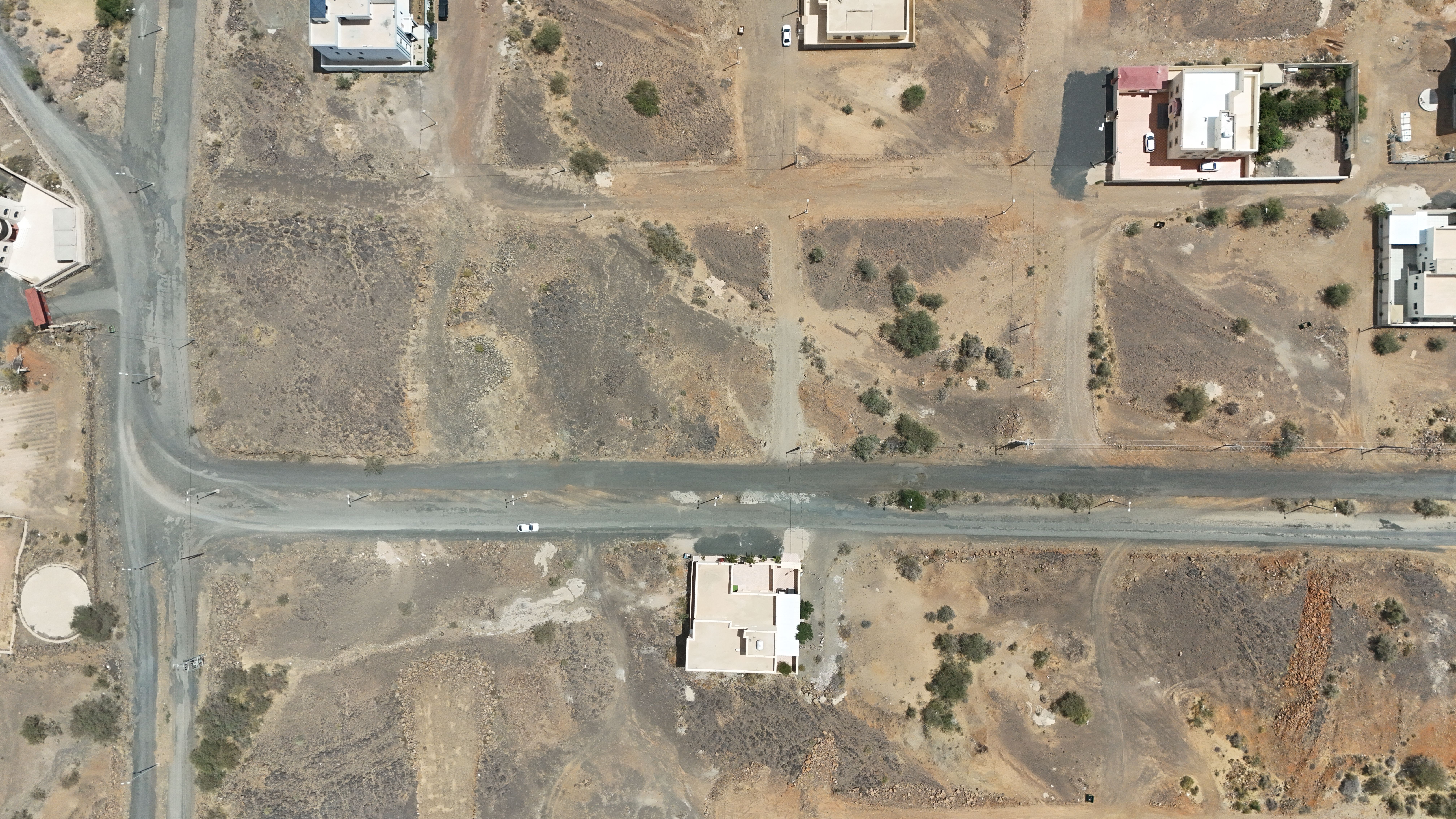 أرض فضاء بمساحة 625م2 - سراة عبيدة (رقم الصك: 360613003354)