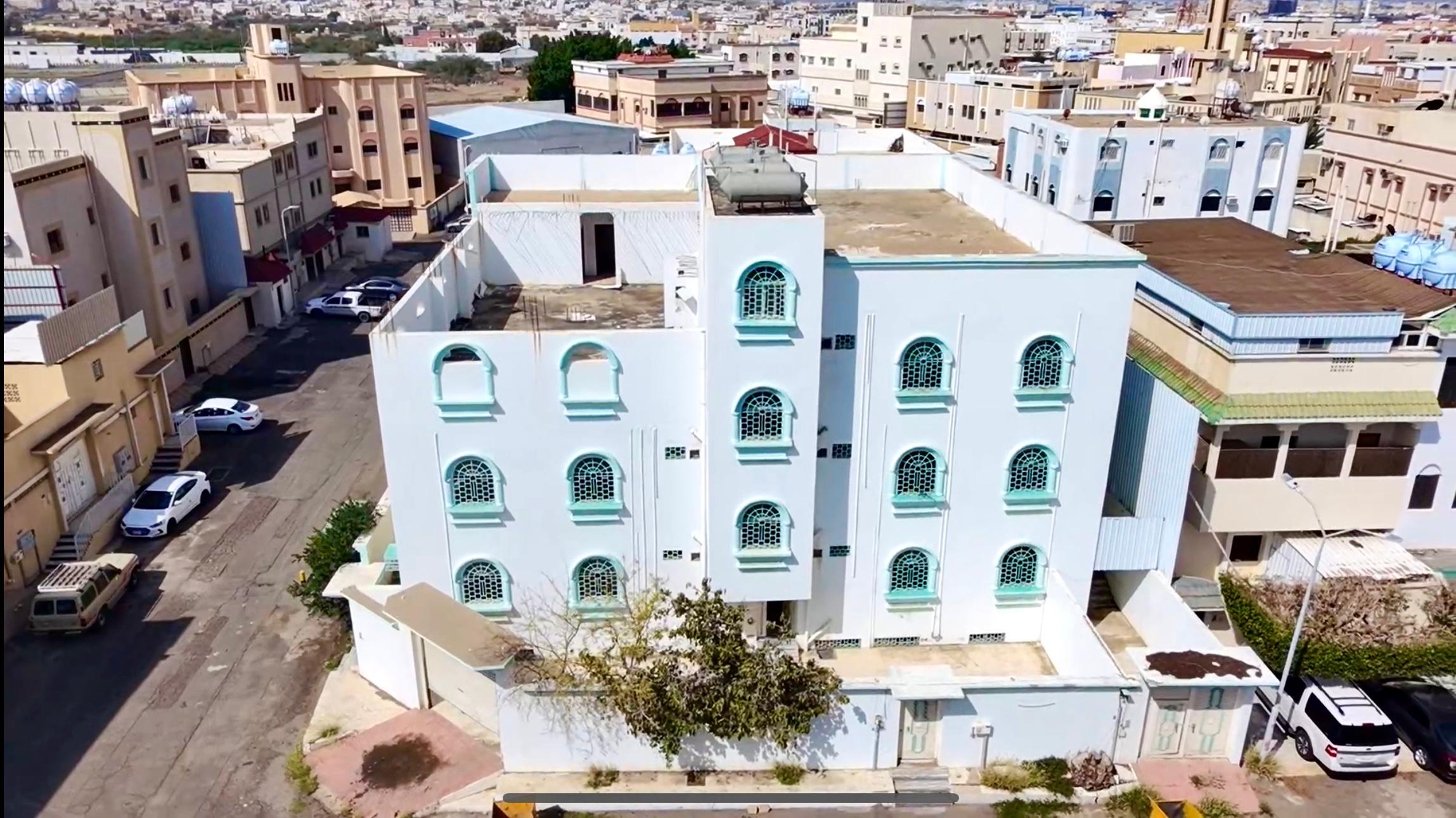 عمارة سكنية -حي الصفق - بمساحة 712.5 متر مربع - خميس مشيط