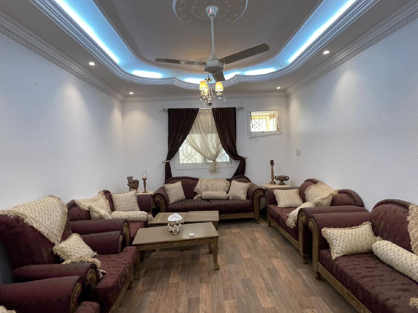 فيلا سكنية بحي الرصراص رقم 1 بمدينة خميس مشيط صك رقم / 460614001905