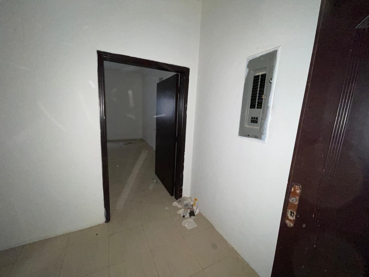 عمارة تجاري - سكني بحي الملك فيصل بمساحة 849 - 360603002483