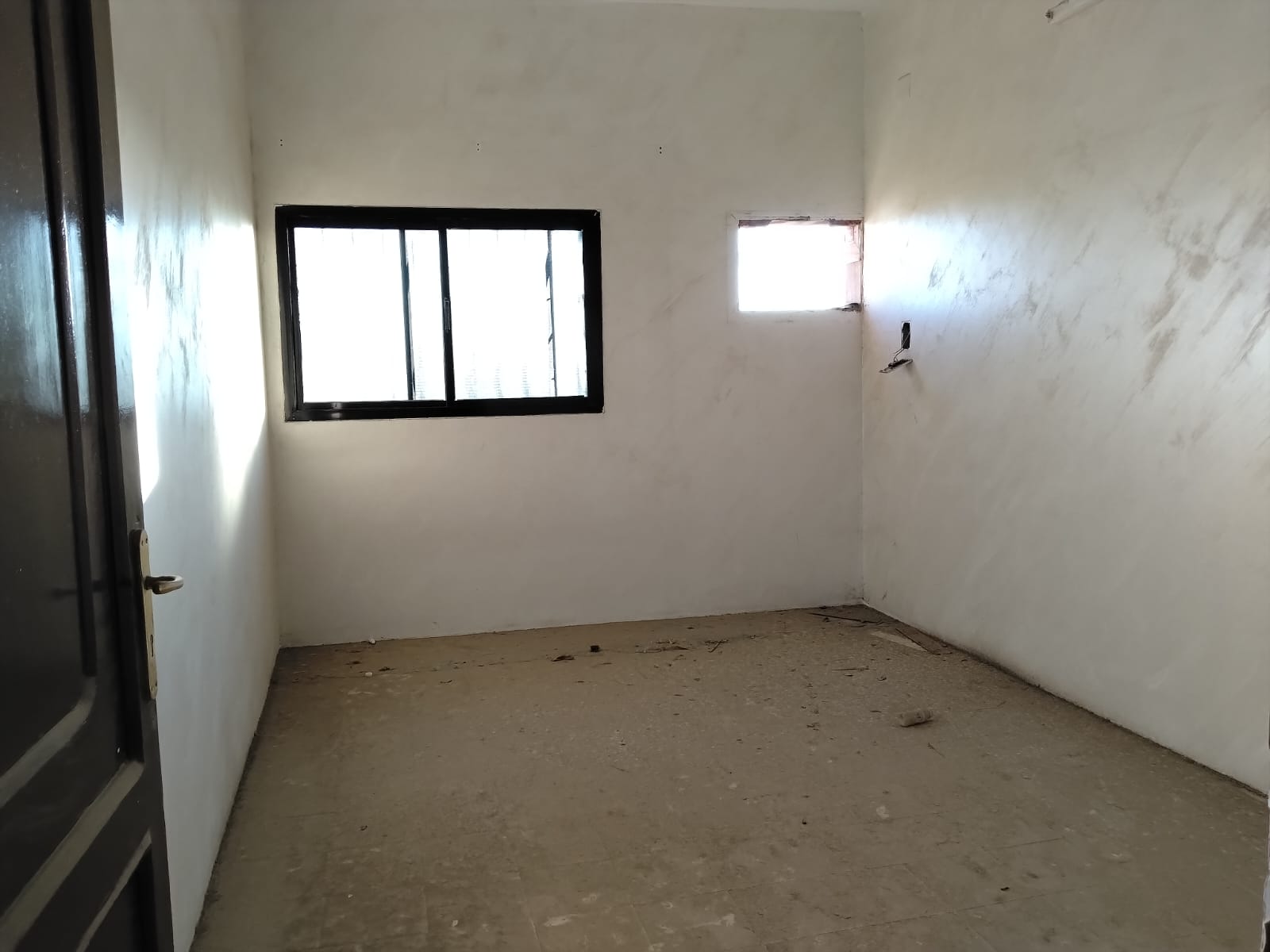 عمارة سكنية بمساحة : 131.59م صك رقم (460668008364)
