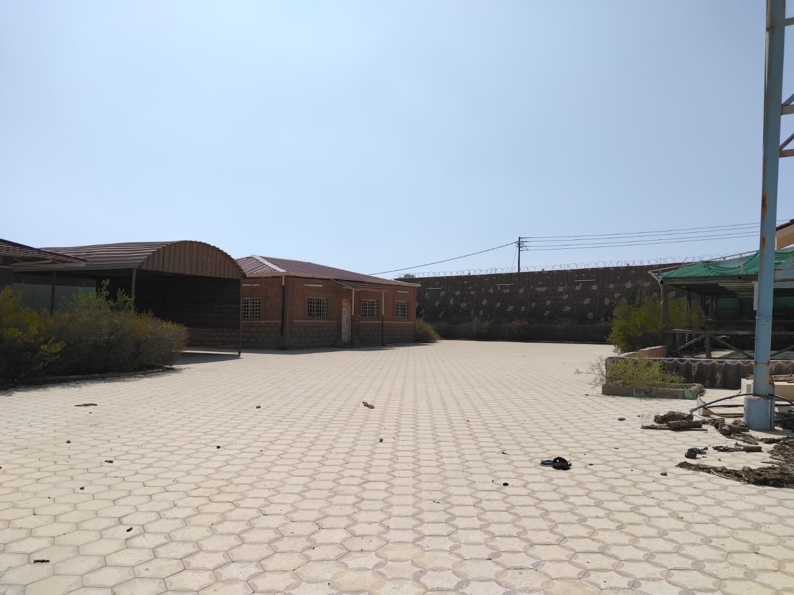 إستراحة بمساحة: 3592م صك رقم (220714000843)