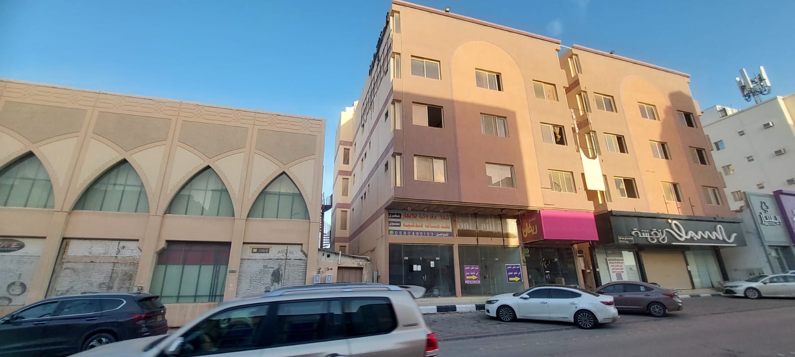 عمارتين تجارية سكنية بمساحة 675 م ( بحي البلدية - حفر الباطن )332508000555 + 332505017071