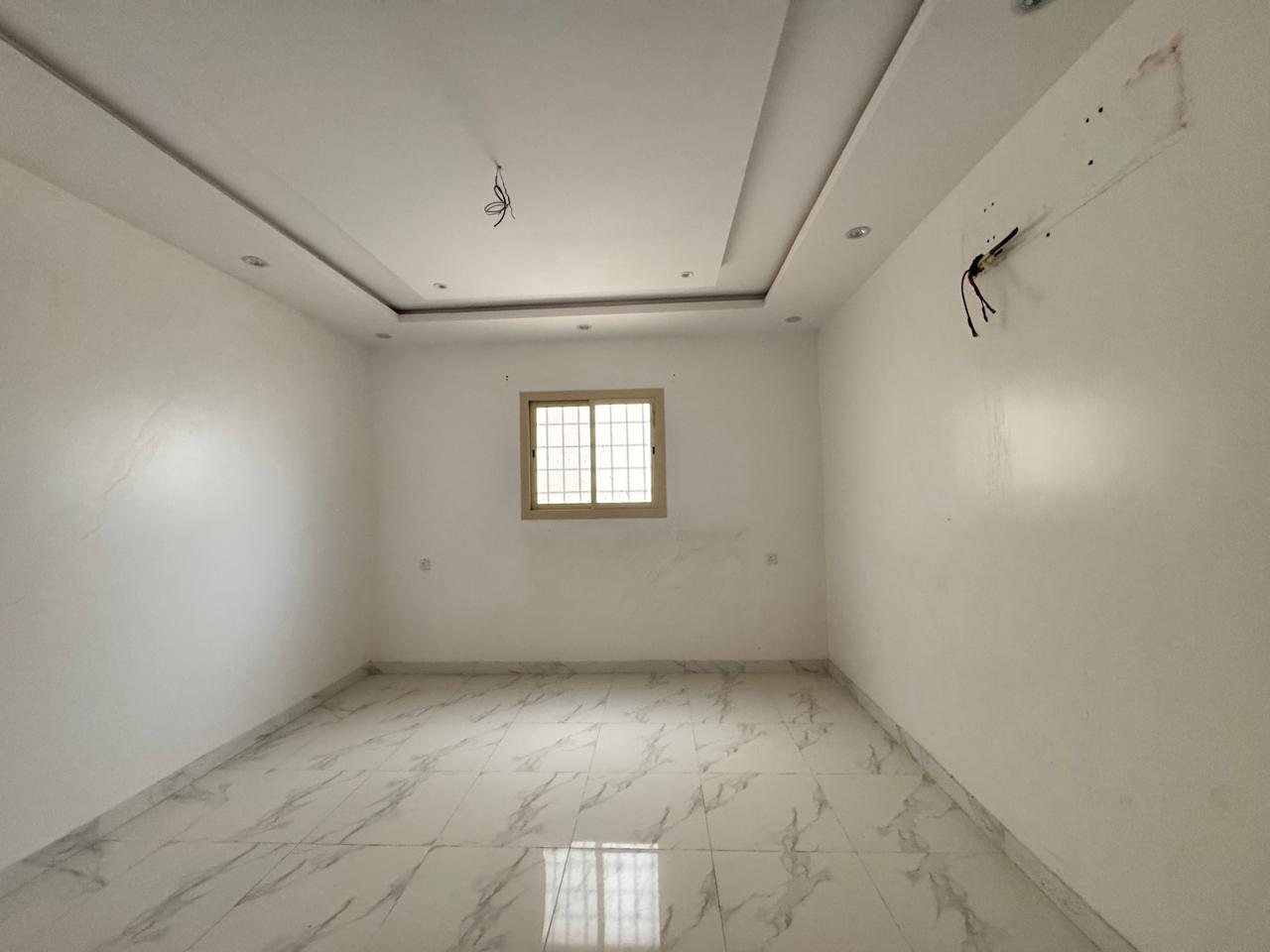 شقة سكنية بحي الشفا صك رقم:395708004350