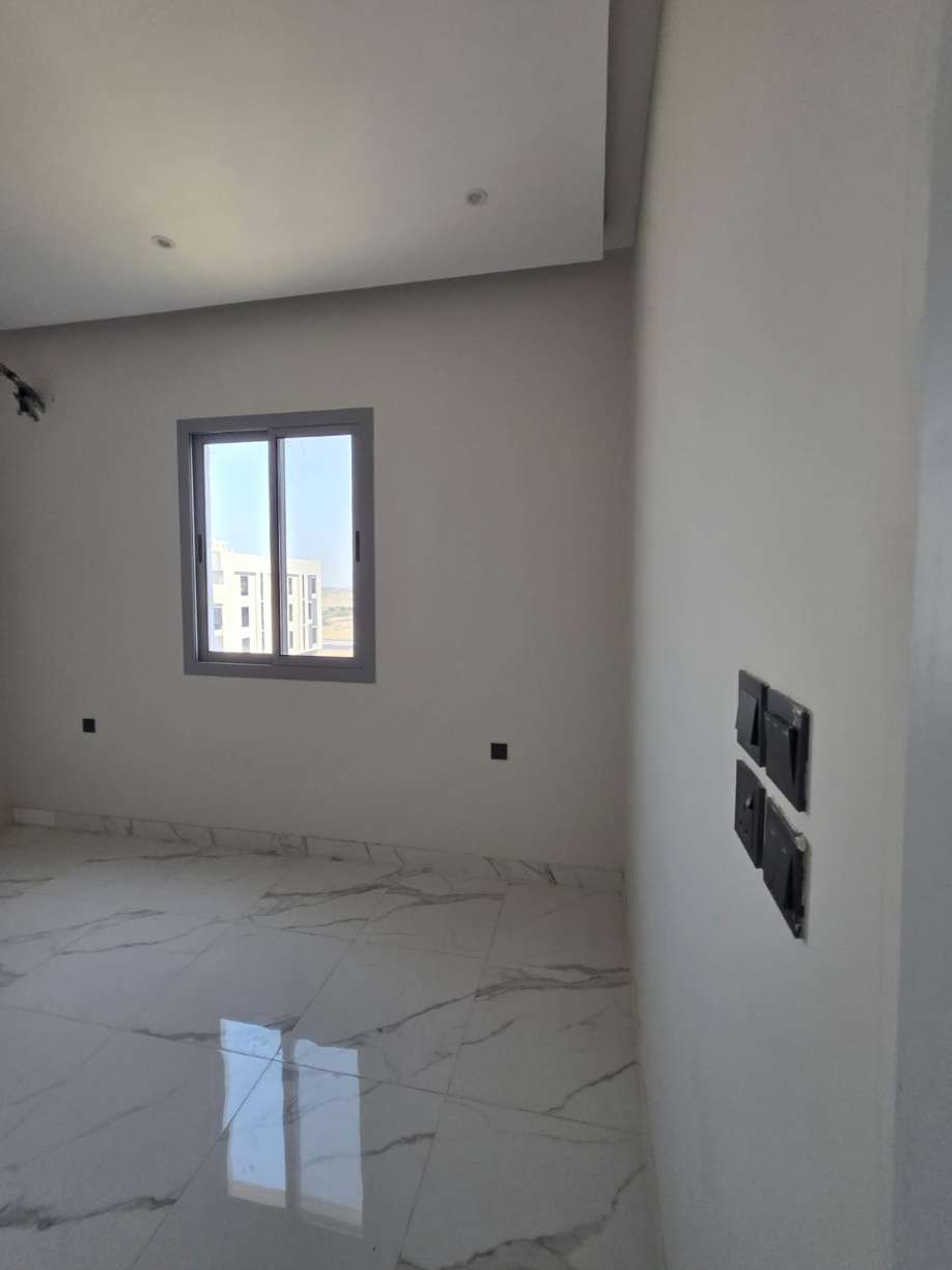 شقة سكنية عمر العقار سنتين بمساحة 137.72 م ( جيزان - المحمدية 2 ) بصك 694242000468
