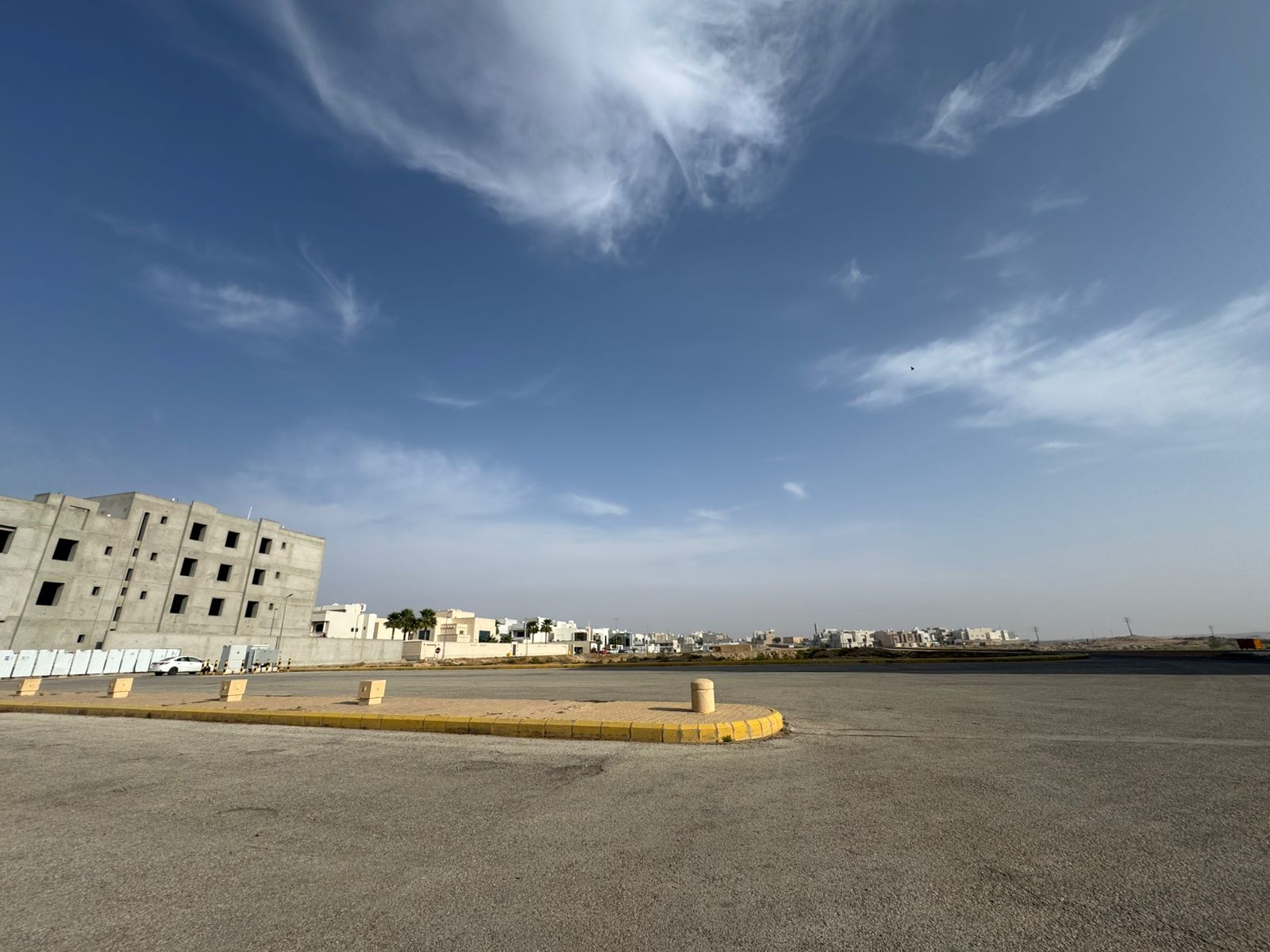 أرض سكنية تجارية بحي المروج عنيزة صك رقم -560628002296
