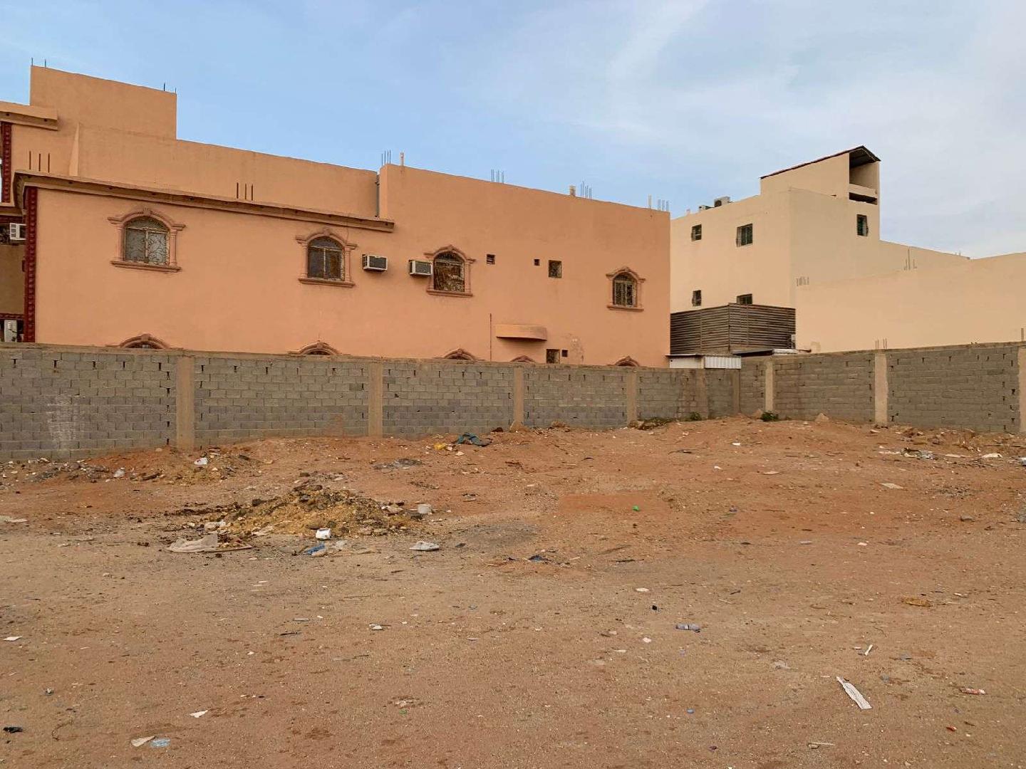 أرض سكنية حي نوراه بالمزاحمية صك 5625380859200000