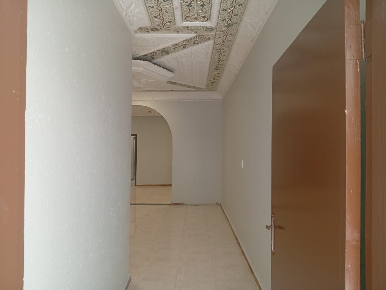 مبنى سكني بمساحة 450م بحي غرناطة- الدمام بصك 6758273616000000