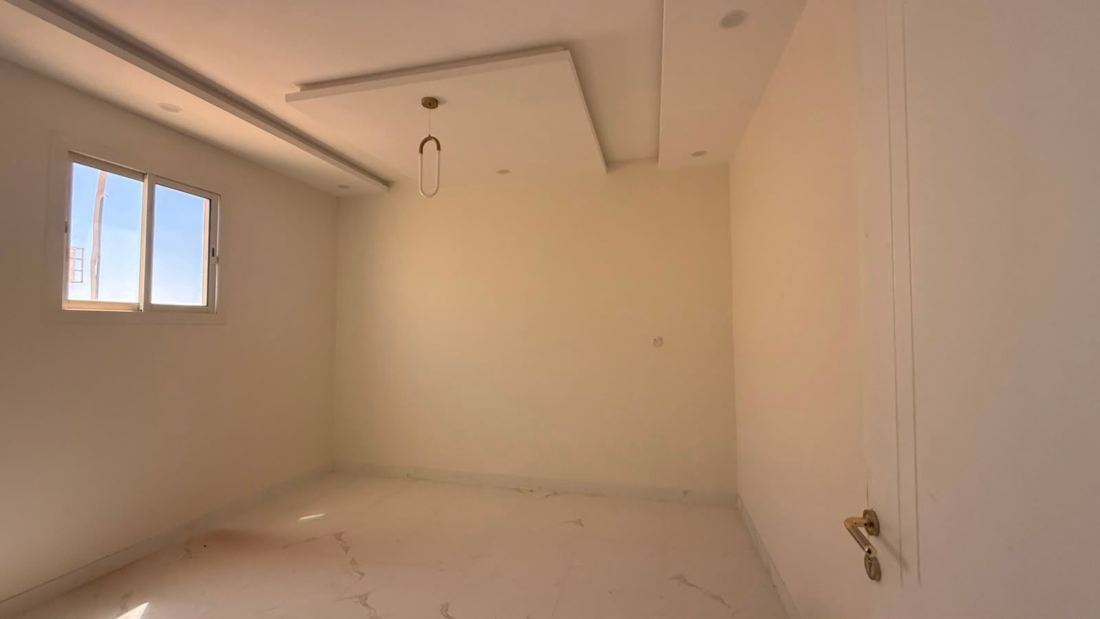 شقة سكنية حي النظيم رقم صك (395708003838)