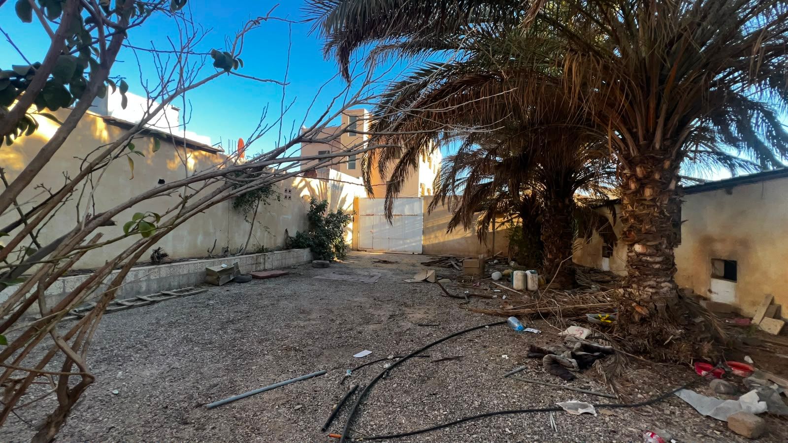 دور سكني في القريات بمساحة :574.84م صك رقم(641910001498)