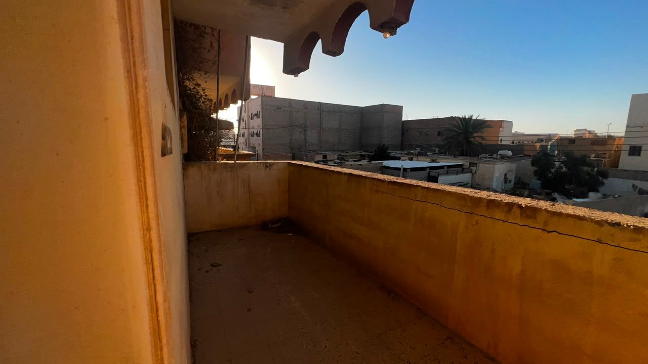 عمارة سكنية في القريات بمساحة 283.76م صك رقم (741901003890)