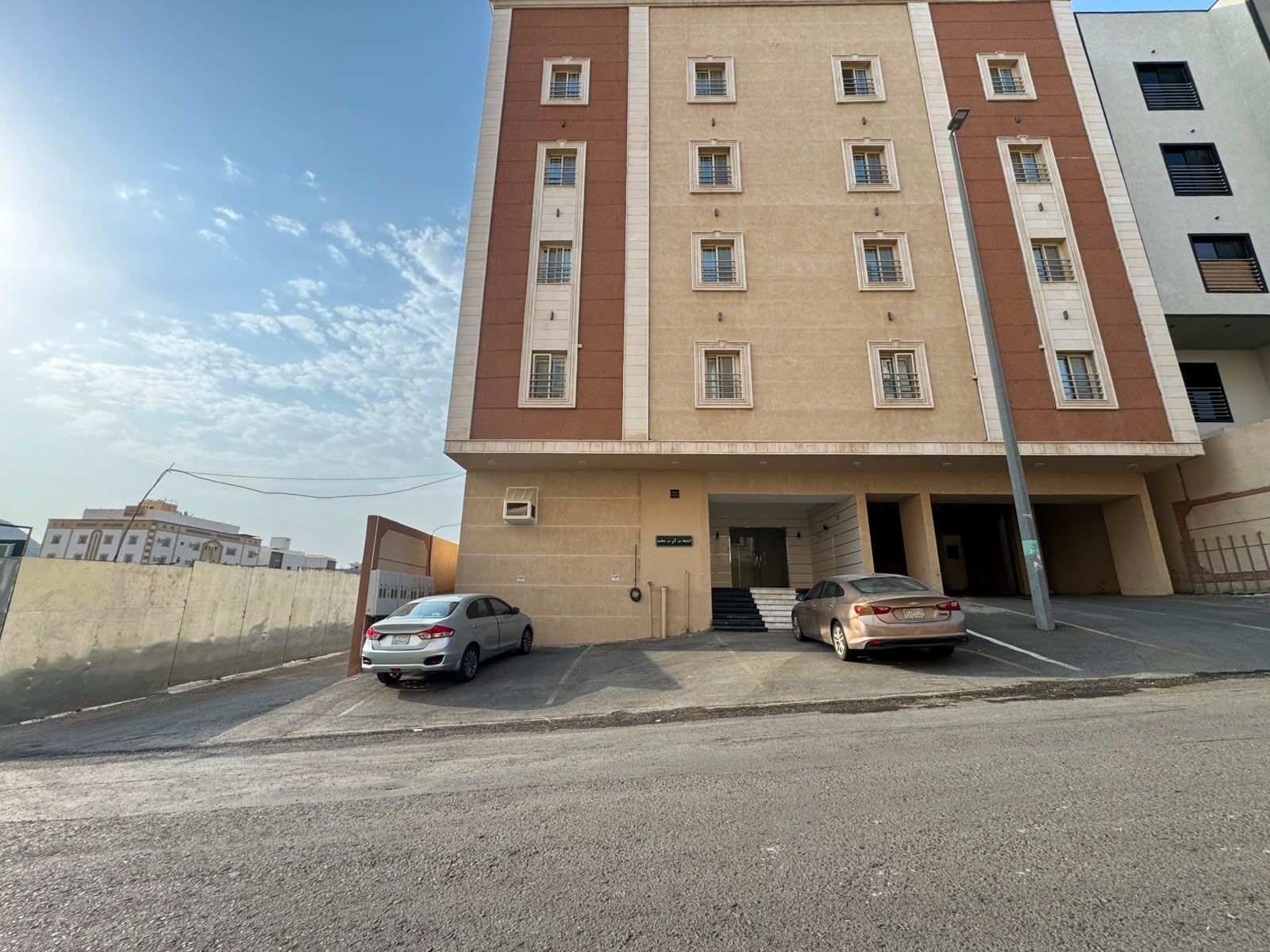 شقة سكنية بحي وادي جليل بمدينة مكة المكرمة صك رقم / 494176005380
