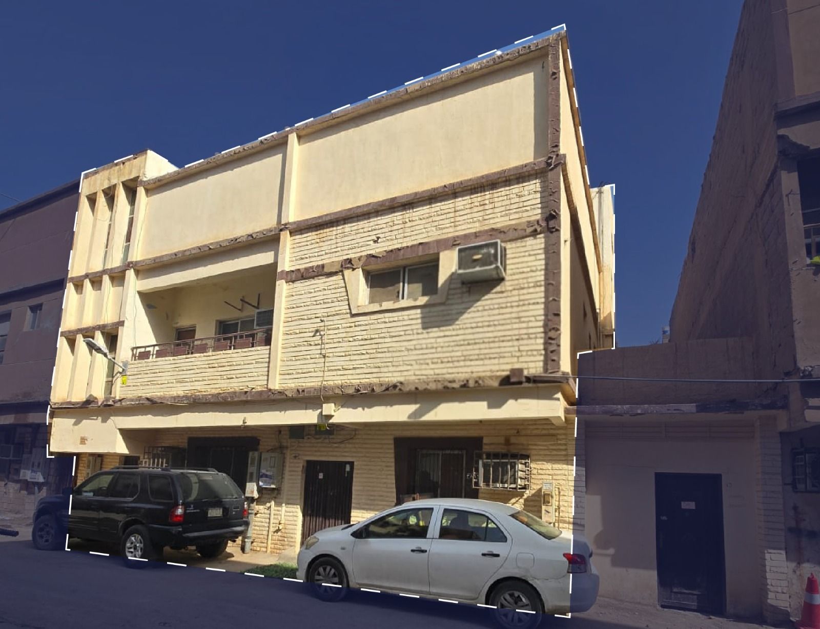 عمارة سكنية في حي اليمامة بمساحة 225م قطعة رقم 864 صك رقم 9680930036400000