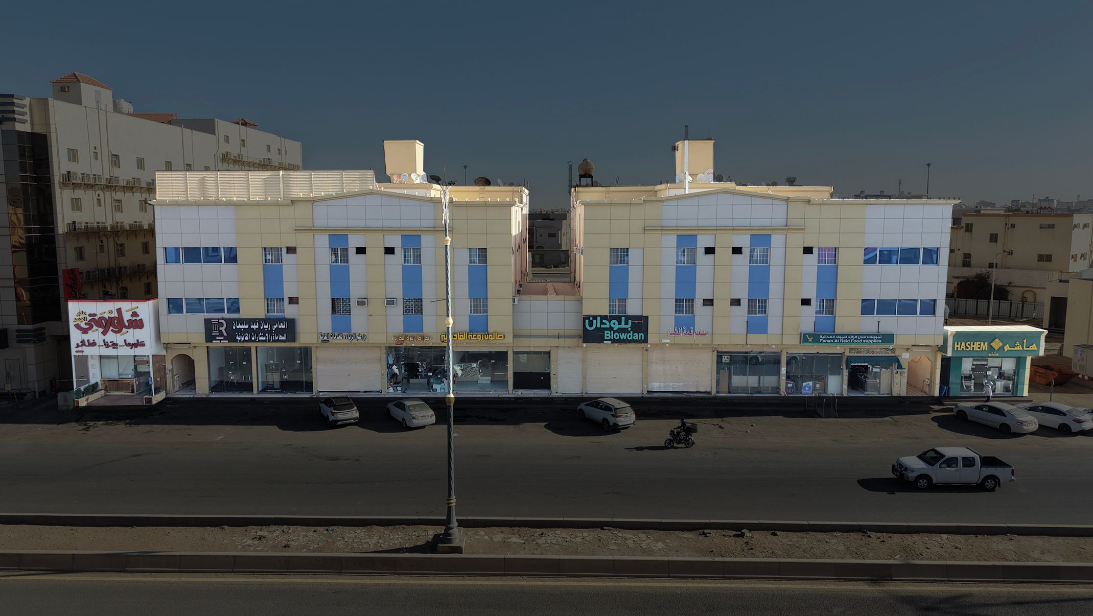 عمارتان (تجاري/ سكني) - تبوك - حي القادسية الثاني - بصكين رقم 350105001859 / 450107000373