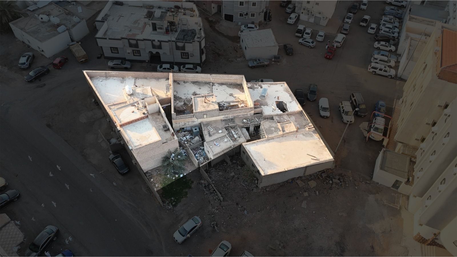 بيوت شعبية في حي الحرة الشرقية القبلية بمساحة 696.10م بدون قطعة صك رقم 960624002438